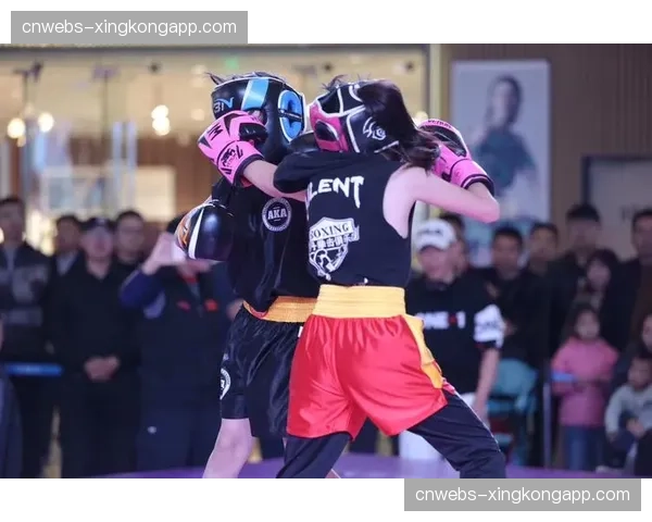 富查伊拉公开赛技术解析:K2电子拳套投入实战,促进拳法与腿法技术均衡发展 富查伊拉公开赛技术解析:K2电子拳套投入实战,促进拳法与腿法技术均衡发展